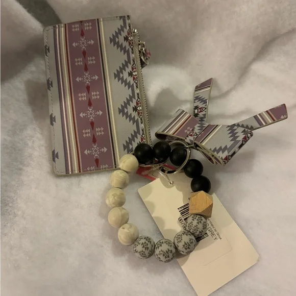 Simply Southern Aztec Pattern Key Holder Set - Gray and Pink NWT - Picture 2 of 5